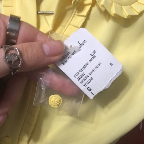 Yellow Blouse - Picture 4 of 4